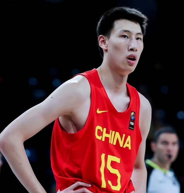 篮球新秀崭露头角，未来可期